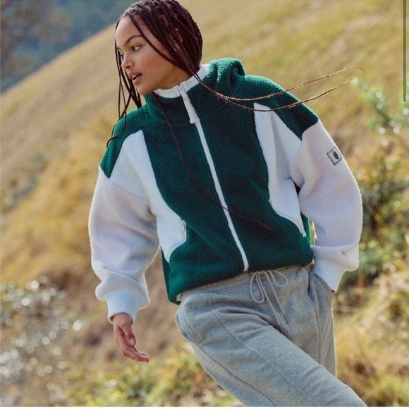 Free People Jackets & Blazers - NWT Free People Hit the Slopes Hoodie